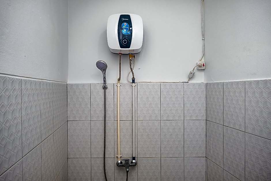 RedDoorz near Majapahit Semarang