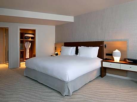Junior King Suite