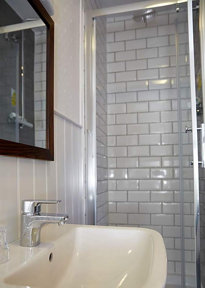 The Spyglass & Kettle by Greene King Inns