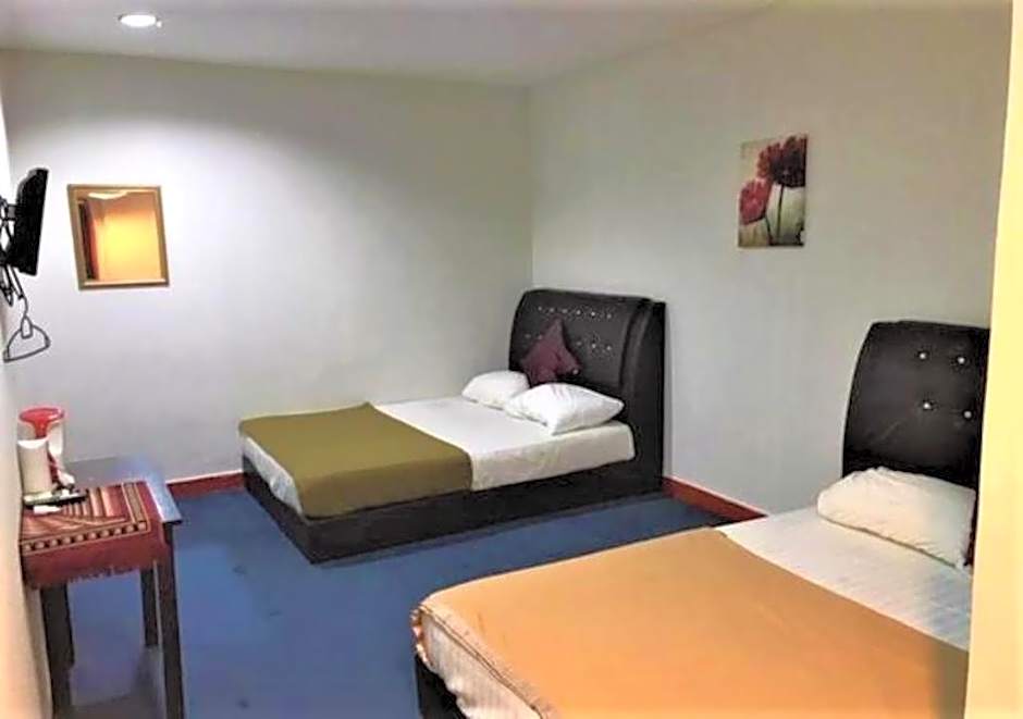 OYO 90324 Muar Station Hotel