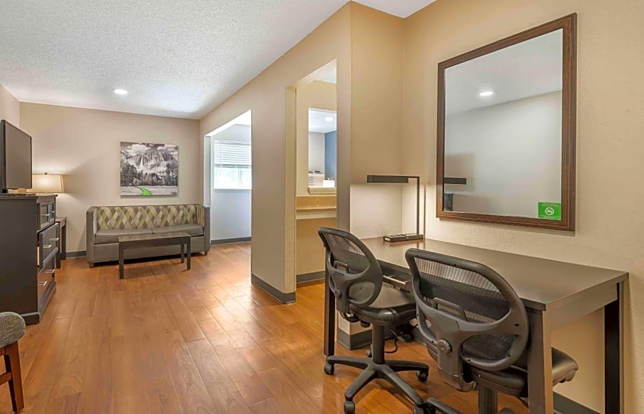 Extended Stay America Suites - Charlotte - University Place - E. McCullough Dr.