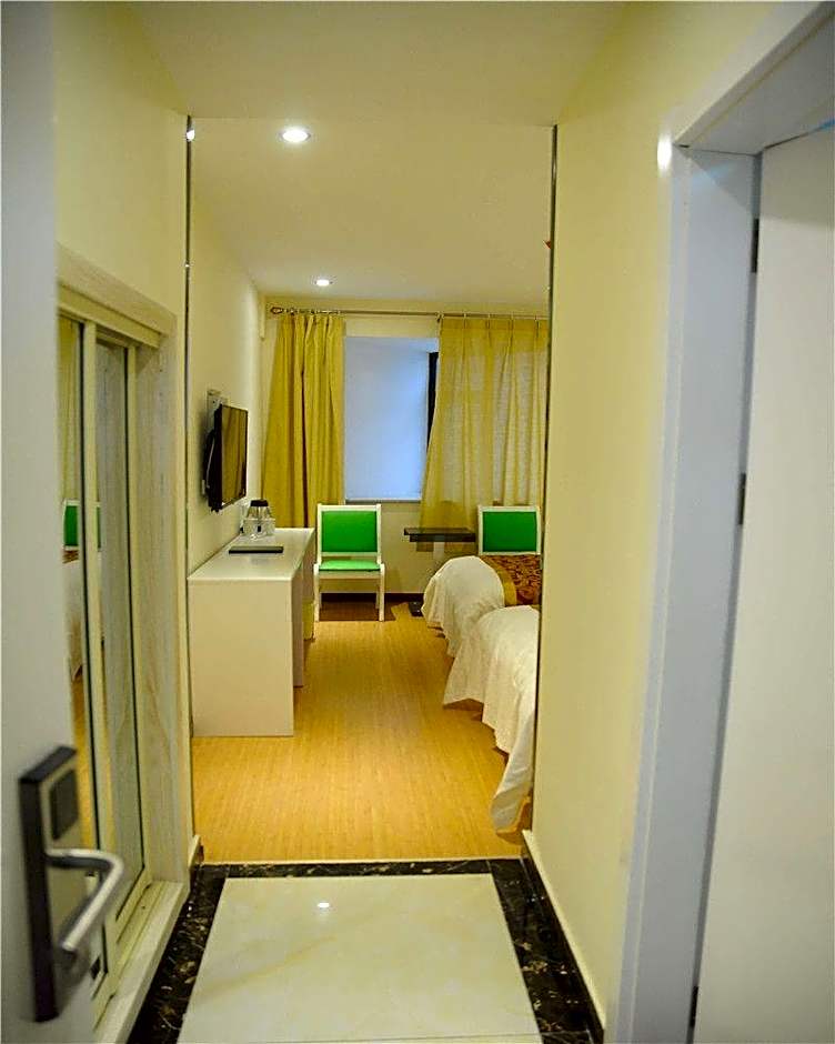 Shell Hotel Zhoukou Jiaotong Zhong Road Bus Center Station