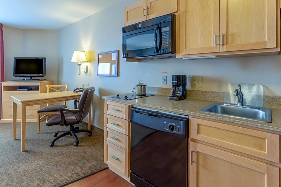 Candlewood Suites Minot
