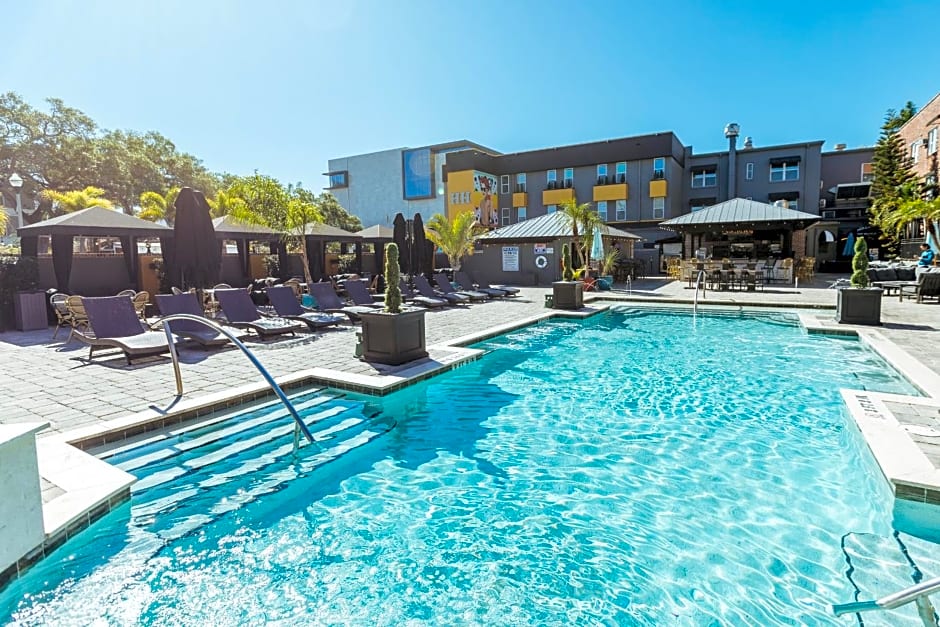 Hollander Hotel - Downtown St. Petersburg