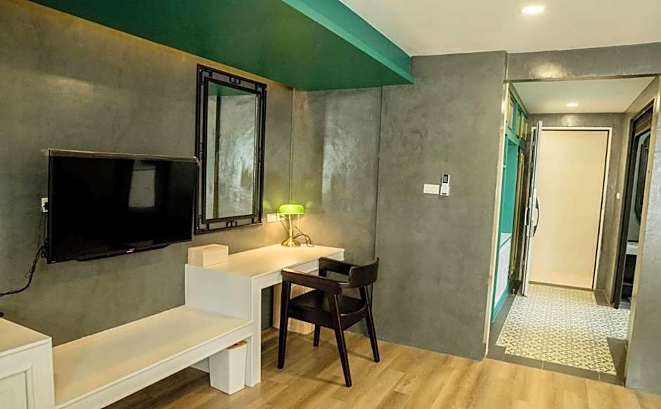 Lynlan Hostel & Cafe