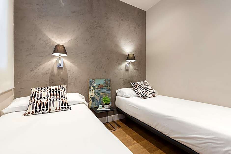 AinB Eixample-Miro Apartments