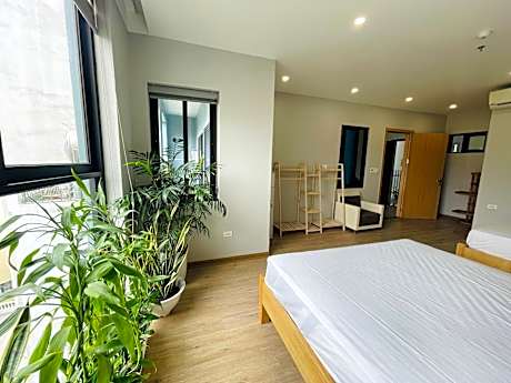 Apartment with Mountain View