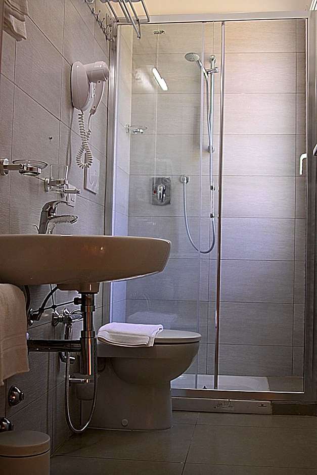 Santa Barbara hotel & apartments