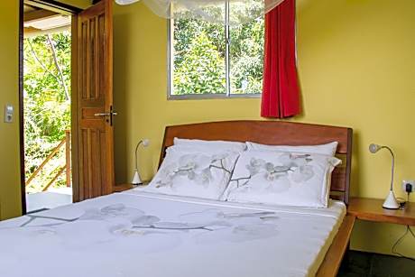 Deluxe Double Room with Balcony and Sea View