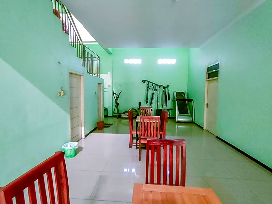 Djati Homestay Redpartner near Gor Djarum Kudus