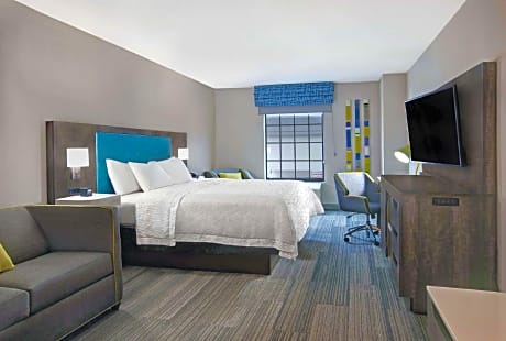 1 King Mob/Hear Acc W/Tub Frdg Sofabed Ns
