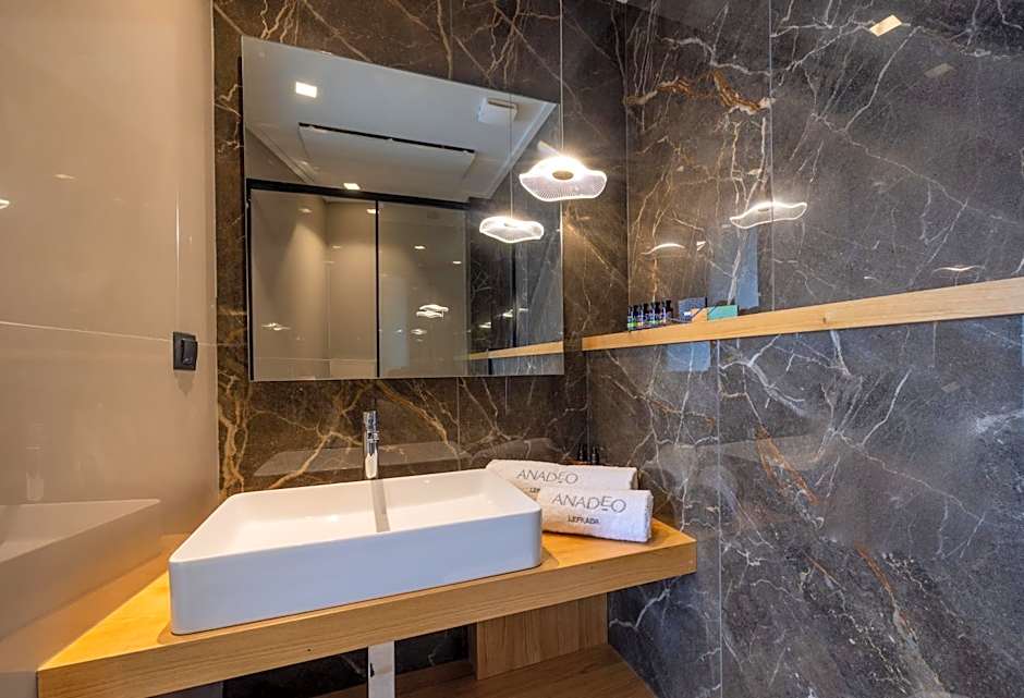 Anadeo Villas & Suites