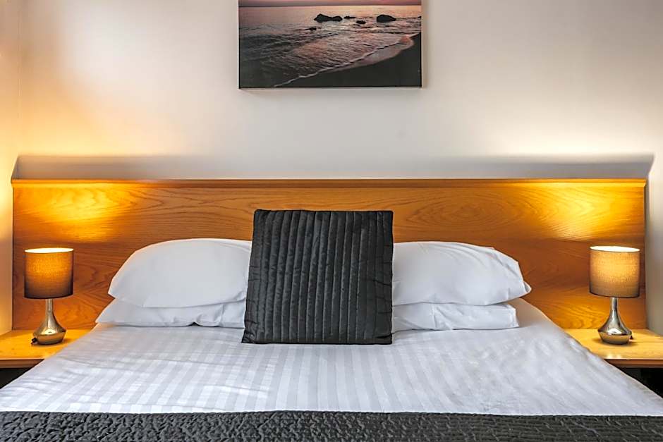 Roydon Marina Village Hotel