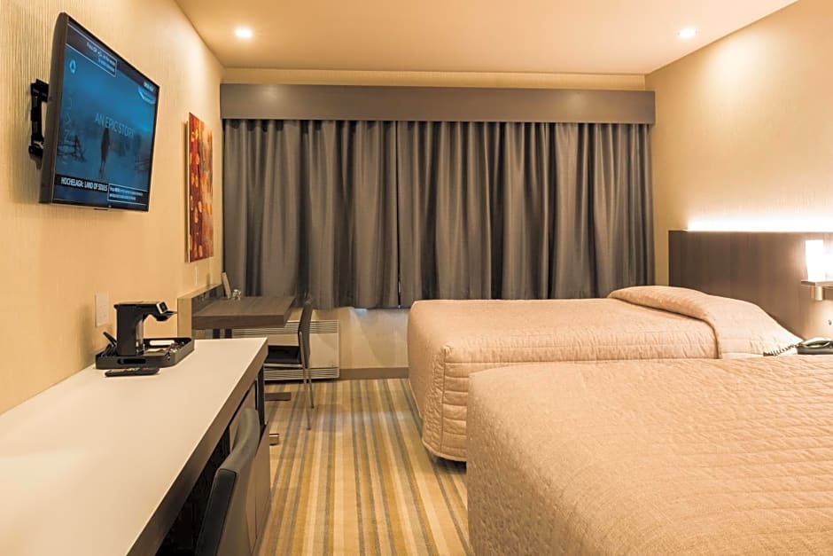 Le Chabrol Hotel & Suites