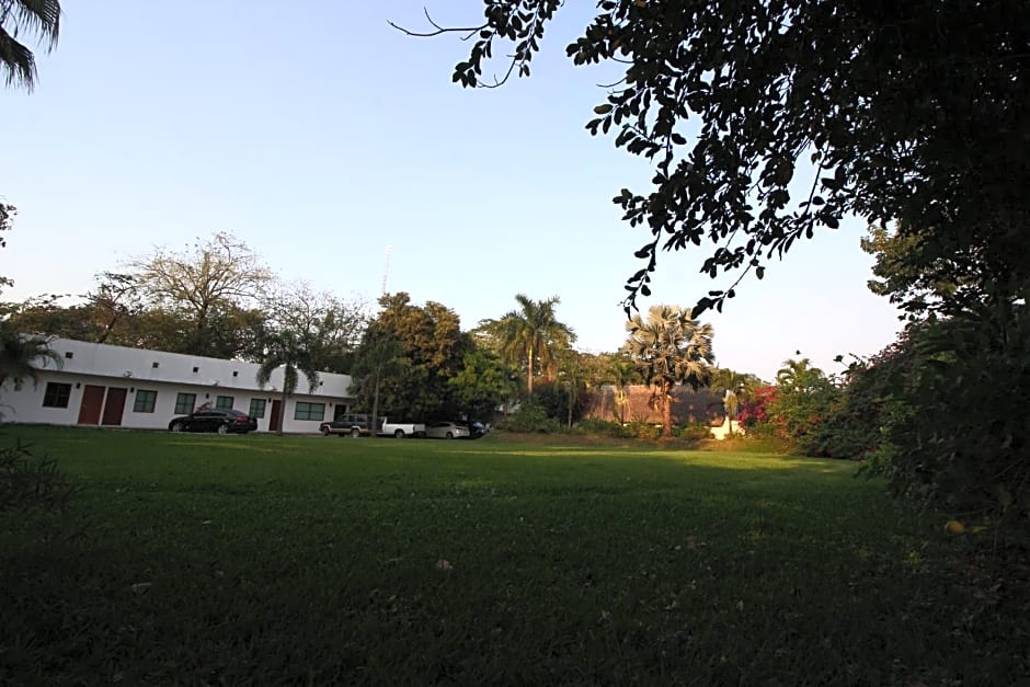 Villa Blanca Suites