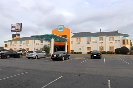 Howard Johnson by Wyndham Tifton