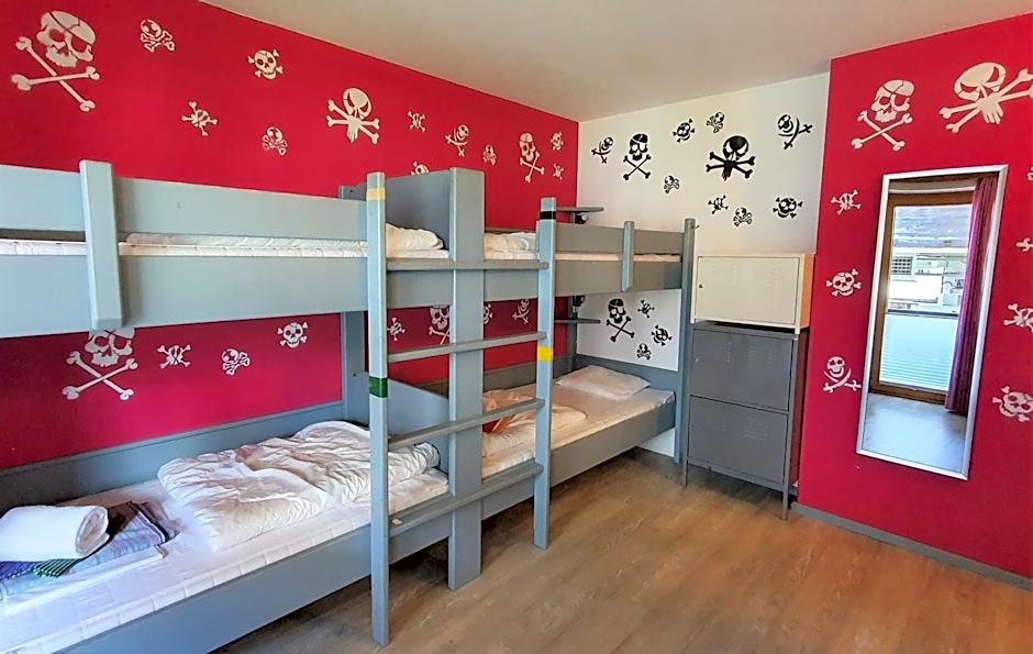 Alpking Hostel