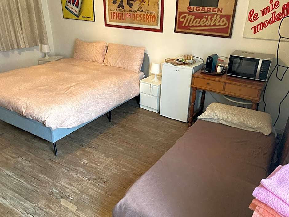 Room Saronno + B&B