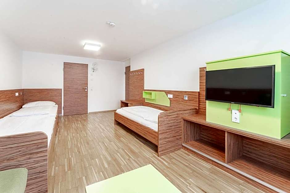 Karlingerhaus Hotel Hostel Home