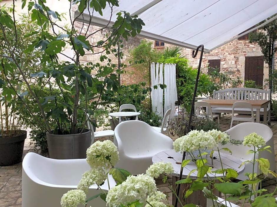 La Maison Sur La Place – Penne-d'Agenais, IN