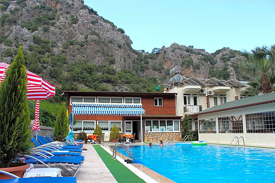 Canada Hotel & Bungalows