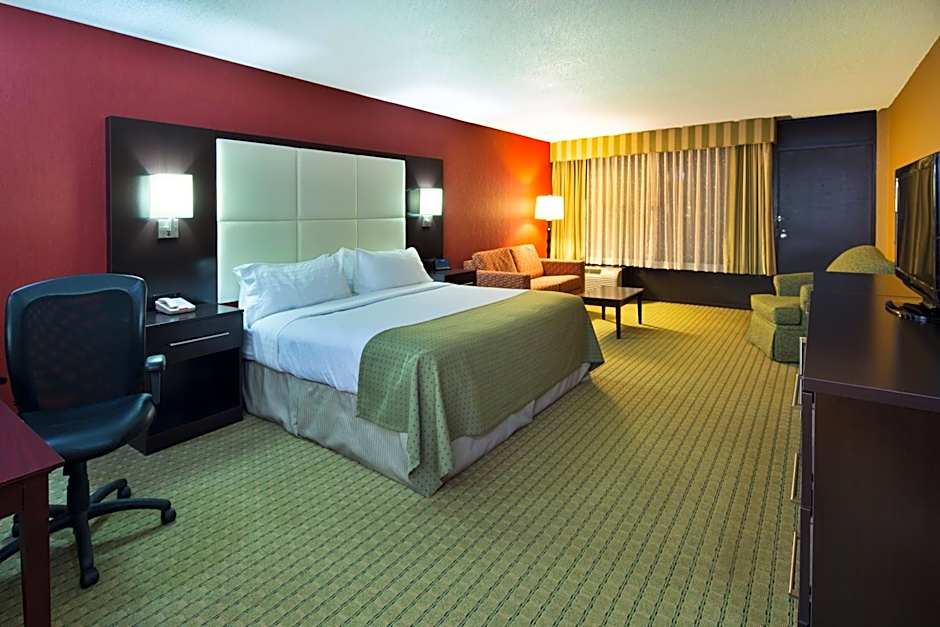 Holiday Inn Hotel & Suites Nashua – Nashua, NH