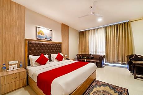 Premium Double Room with Banganga / Helipad Drop
