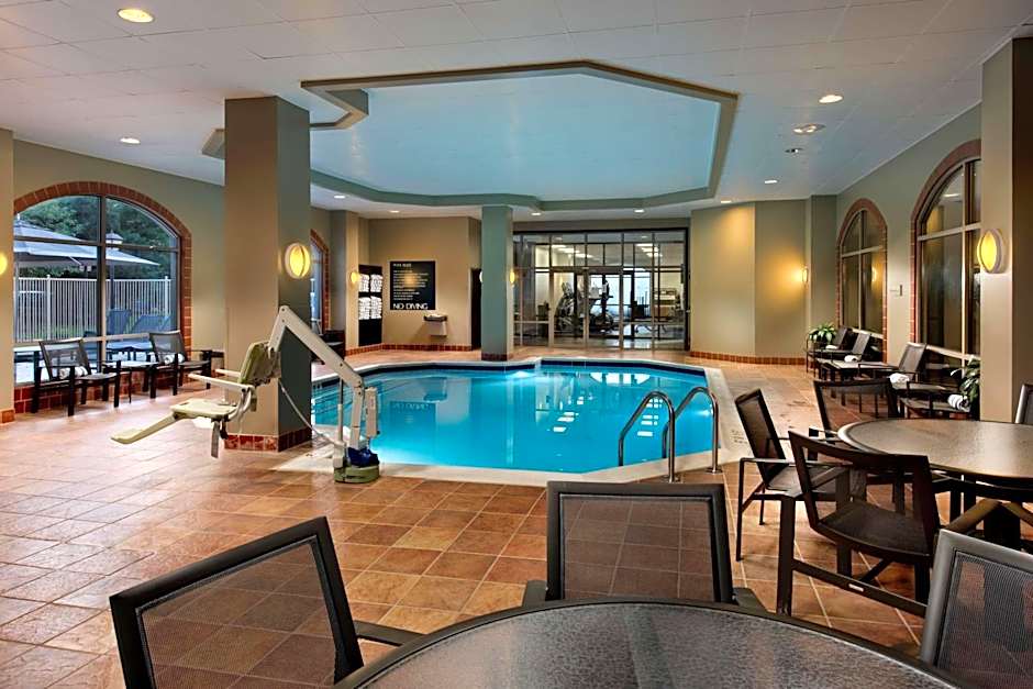 Embassy Suites by Hilton Dulles Airport