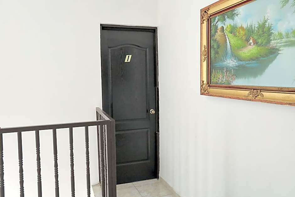 ANTIQUE Guest House Fundidora