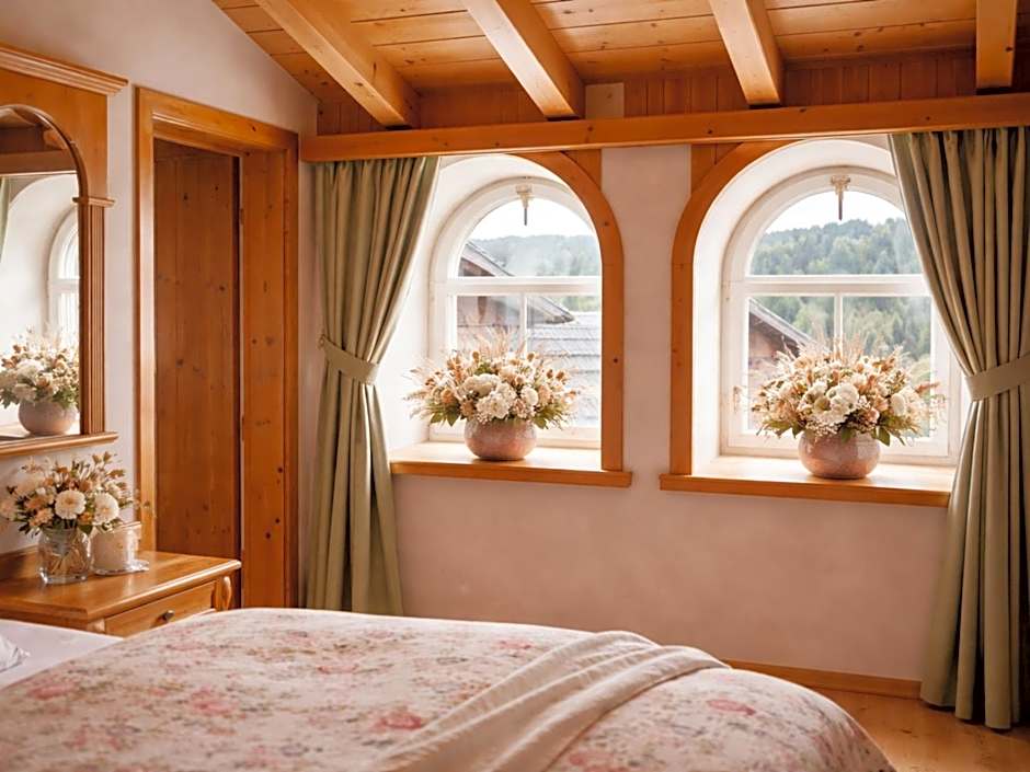 Photo 1 of 3 of Deluxe Junior Suite