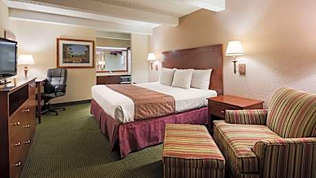 1 King Bed, Non-Smoking, Refrigerator, Microwave, Full Breakfast