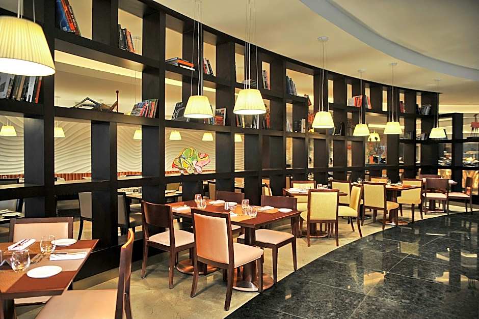 Le Meridien Pyramids Hotel & Spa