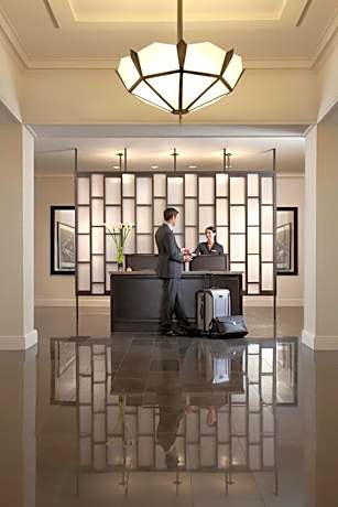 Palliser Suite One Bedroom with One King Bed - City Or Courtyard View