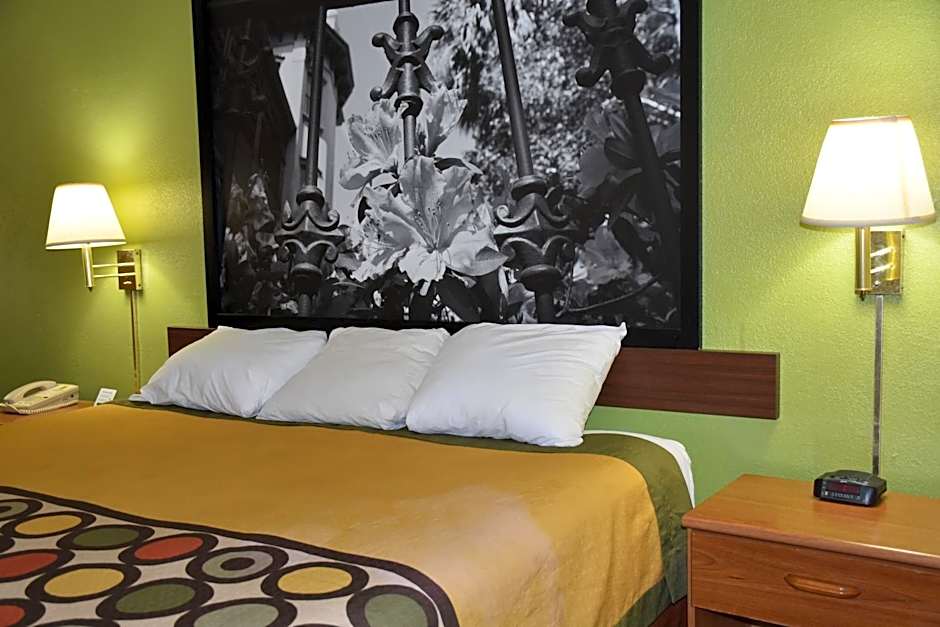 Super 8 by Wyndham Tifton