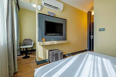 Economy King Room