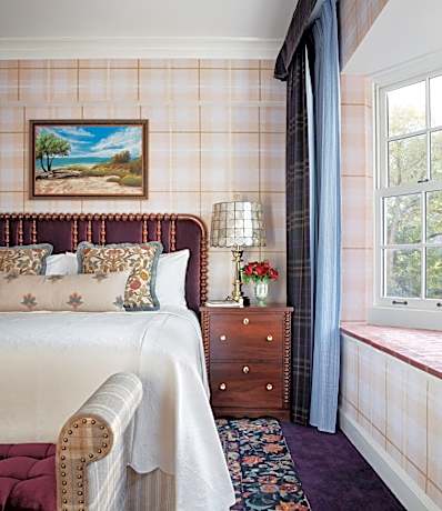 Graduate Corner King Room