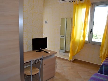 One Bedroom Apartment