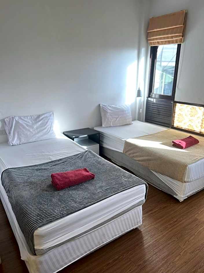 Centerpoint Hotel & Plaza