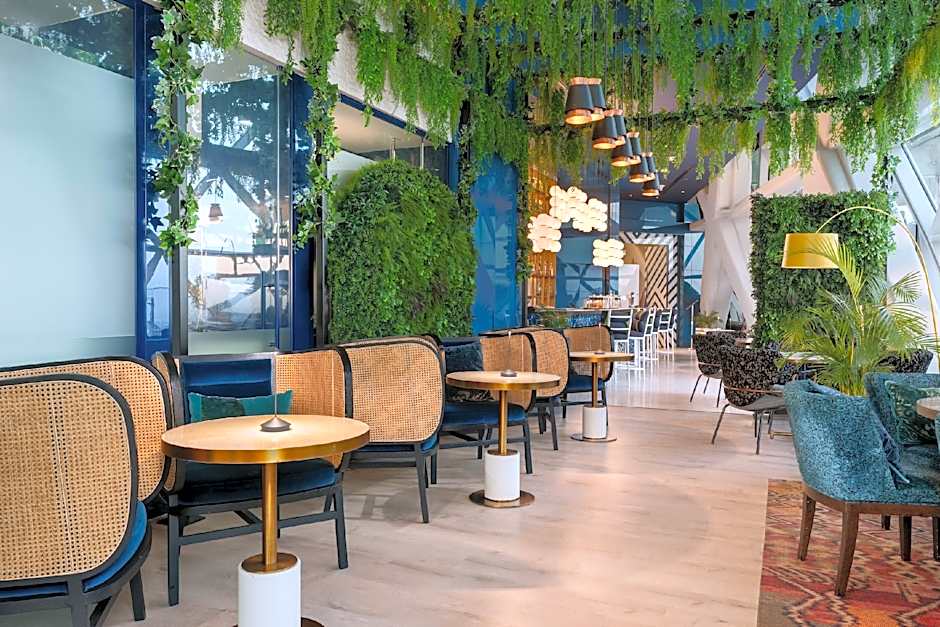 Andaz Capital Gate Abu Dhabi, By Hyatt