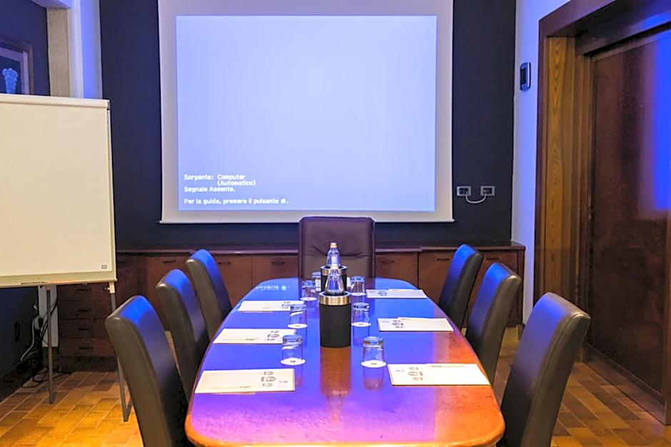 Jet Hotel, Sure Hotel Collection by Best Western