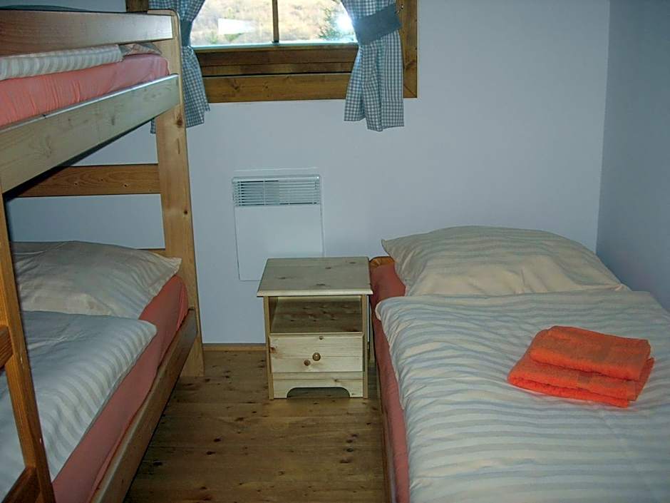 Drevenica pod smrekom