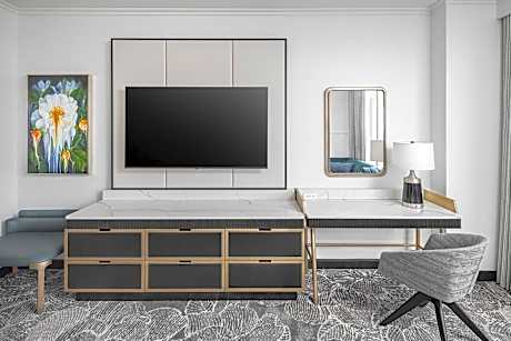 Premium King Room with City View - High Floor