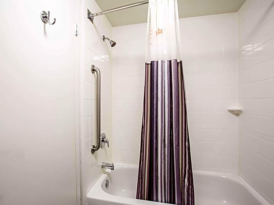 La Quinta Inn & Suites by Wyndham Baltimore N/White Marsh