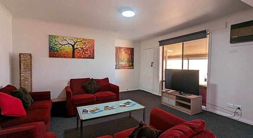 Torrumbarry Motel