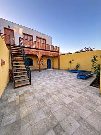 Blue Villa in Lighthouse