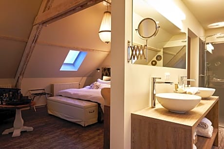 Suite with Spa Bath