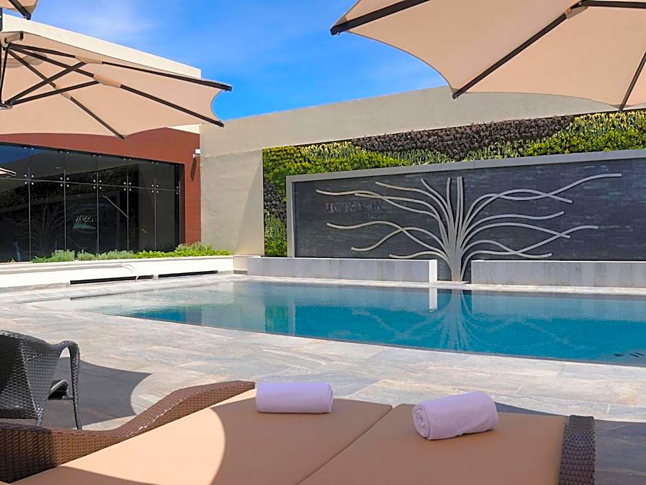 HS HOTSSON Hotel Irapuato