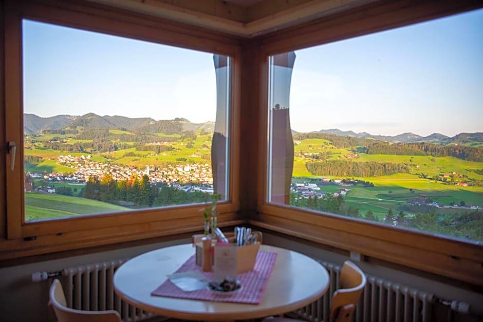 Restaurant und Kaeserei Berghof