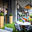 Trinity City Hotel