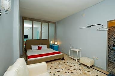RedDoorz near RSUD Kota Mataram